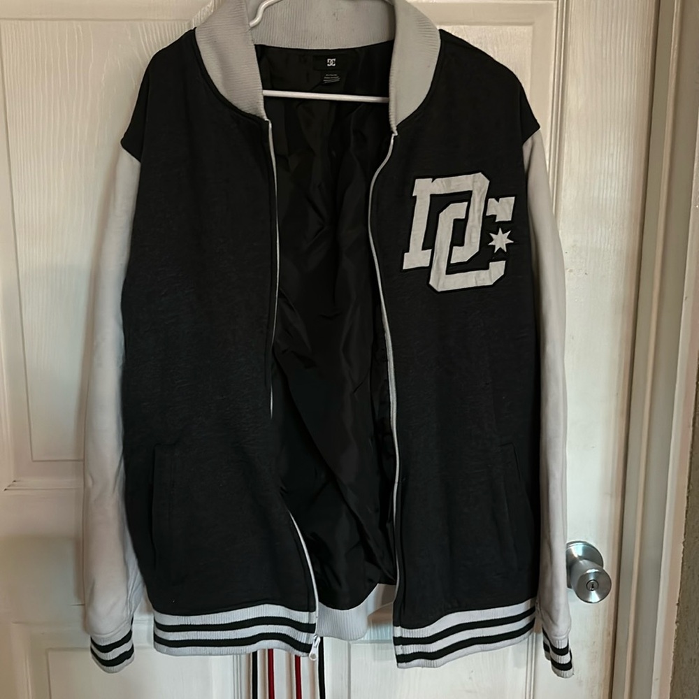 Grey and white DC jacket men’s size XL